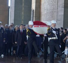 DEVA Partisi Genel Başkanı Babacan ve partililer Anıtkabir'i ziyaret etti