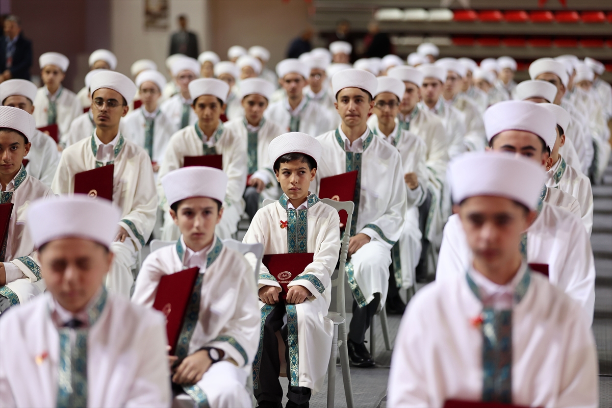 Diyanet İşleri Başkanı Erbaş, Sivas'ta Hafızlık İcazet Töreni'nde konuştu: