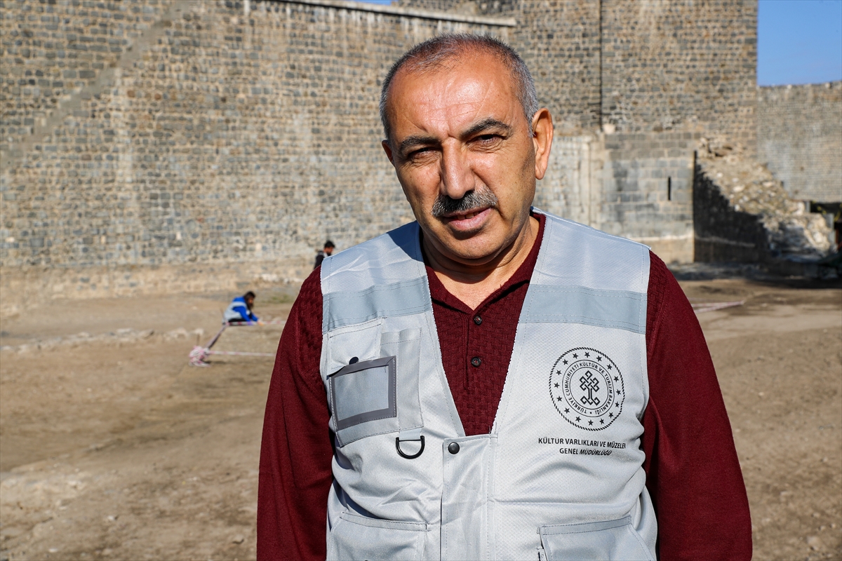 Diyarbakır'da Amida Höyük'teki kazılarda “Çanakkale Savaşı rozeti” bulundu