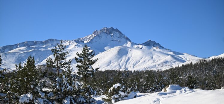 Erciyes Kayak Merkezi'nde sezon açıldı