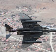 Eskişehir'de “F-4E Phantom” uçaklarından yer hedeflerine taarruz eğitimi uçuşu