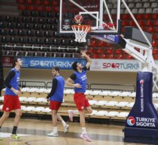 Gaziantep Basketbol, alt sıralardan uzaklaşmak istiyor