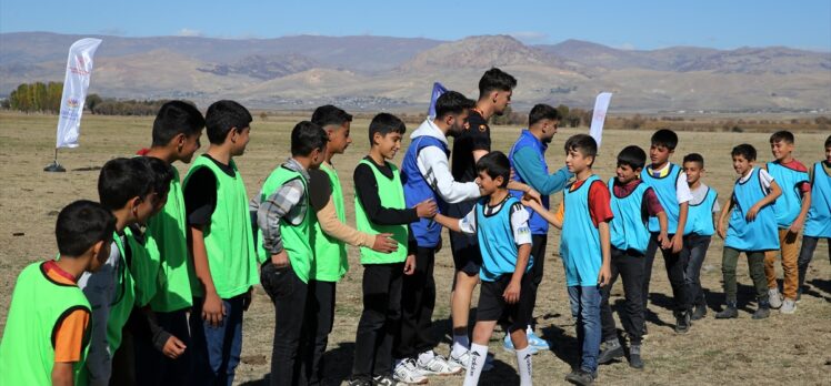 “Gazozuna maç” organizasyonlarıyla çocukları spora yönlendiriyorlar