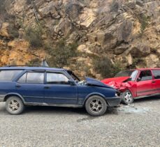 Giresun'da iki otomobilin çarpıştığı kazada 6 kişi yaralandı