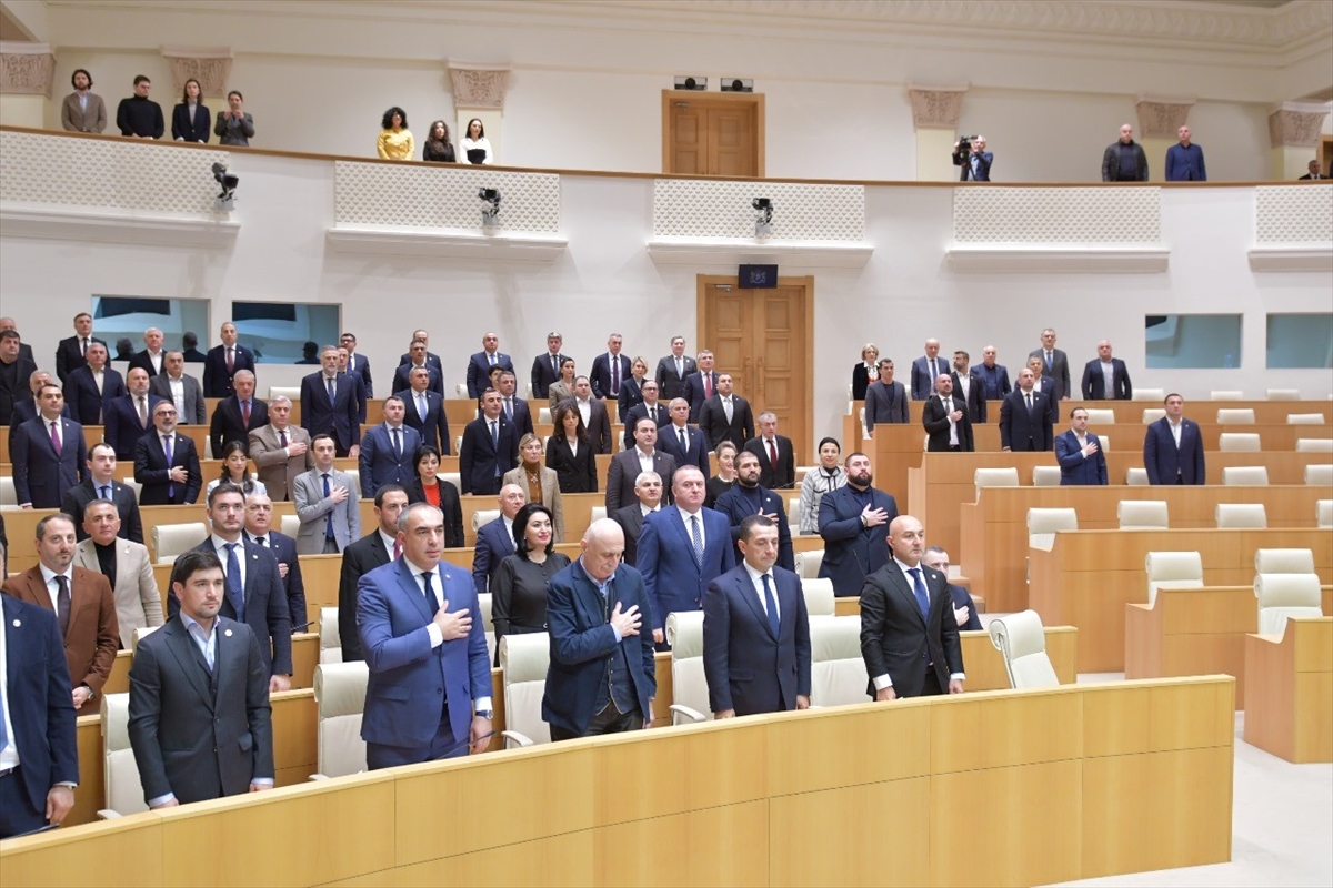 Gürcistan'da Başbakan Kobakhidze'nin kurduğu yeni kabine güvenoyu aldı