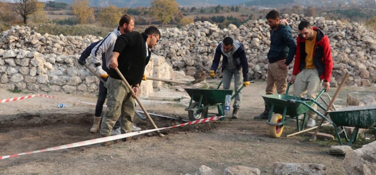 Hadrianopolis Antik Kenti'nde yaklaşık 1600 yıllık Hazreti Süleyman betimli kolye ucu bulundu