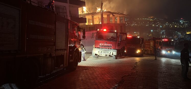 Hatay'da inşaatta çıkan yangın söndürüldü