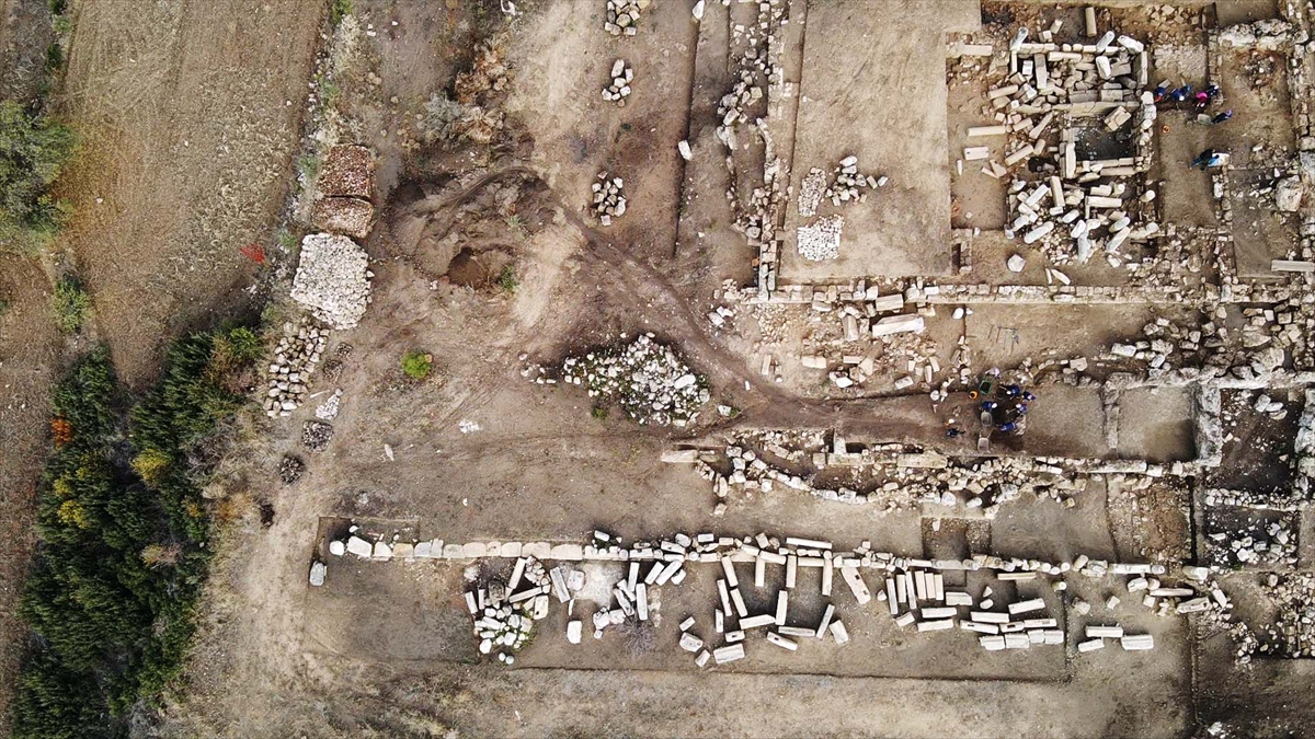 Hyllarima Antik Kenti'nde ilk anıtsal çeşme binası bulundu