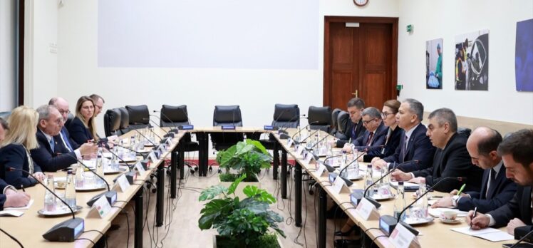 İçişleri Bakanı Yerlikaya, Macaristan İçişleri Bakanı Pinter ile görüştü