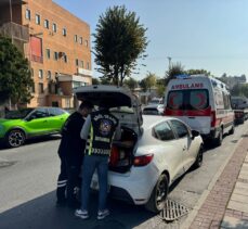 İstanbul'da otomobilin yol vermediği ambulansın belgesiz olduğu tespit edildi