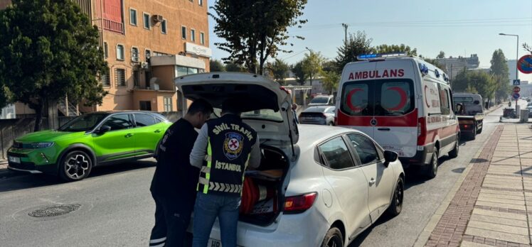 İstanbul'da otomobilin yol vermediği ambulansın belgesiz olduğu tespit edildi