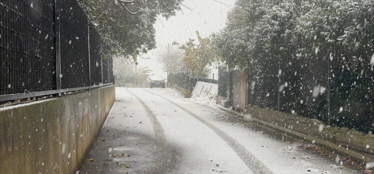 İstanbul'da yüksek kesimlerde kar yağışı başladı