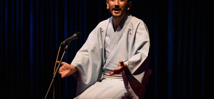 Japon geleneksel sahne gösterisi Rakugo, 400 yıldır sergileniyor