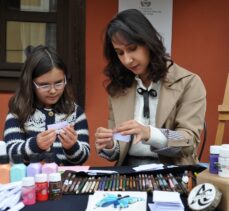 Japon origami sanatını Özbek desenleriyle buluşturdu