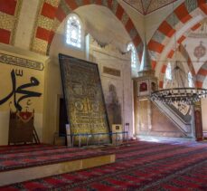 Kabe'nin kapı örtüsü Edirne Eski Cami'de sergileniyor