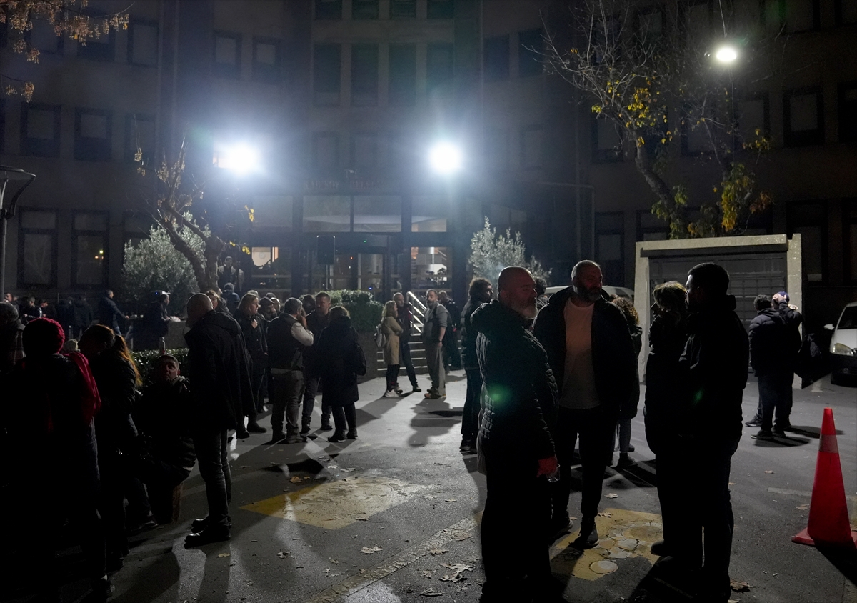 Kadıköy Belediyesi işçilerinin aldığı grev kararı bir dakika sürdü