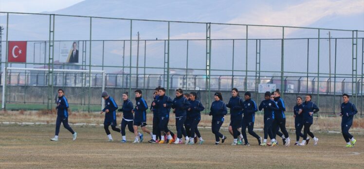 Kadınlar 1. Ligi'nin gol yemeyen tek takımı Yüksekova Spor'da hedef liderliği sürdürmek