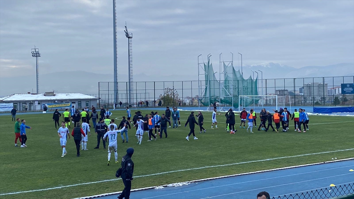 Karabük'te amatör maç sonrası gerginlik yaşandı