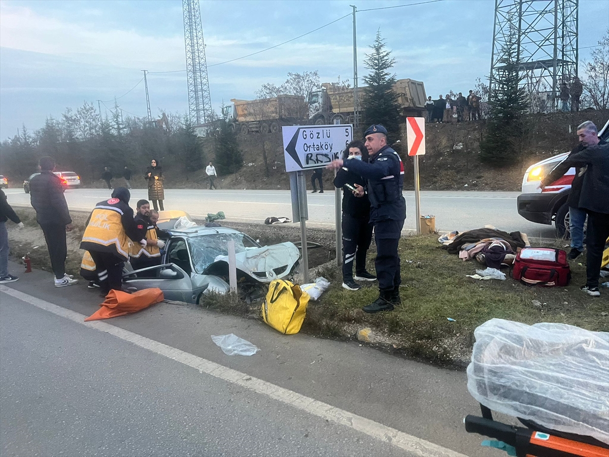 Karabük'te su kanalına düşen otomobilin sürücüsü öldü, 3 kişi yaralandı