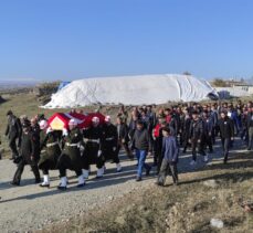 Kars'ta vefat eden Kıbrıs gazisi son yolculuğuna uğurlandı