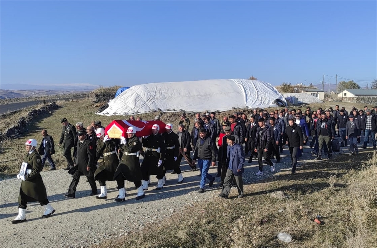 Kars'ta vefat eden Kıbrıs gazisi son yolculuğuna uğurlandı