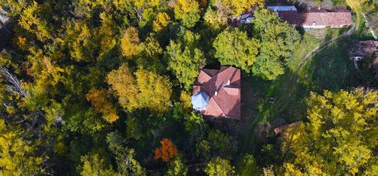 Kastamonu'da şehrin ortasında bir tutam sonbahar