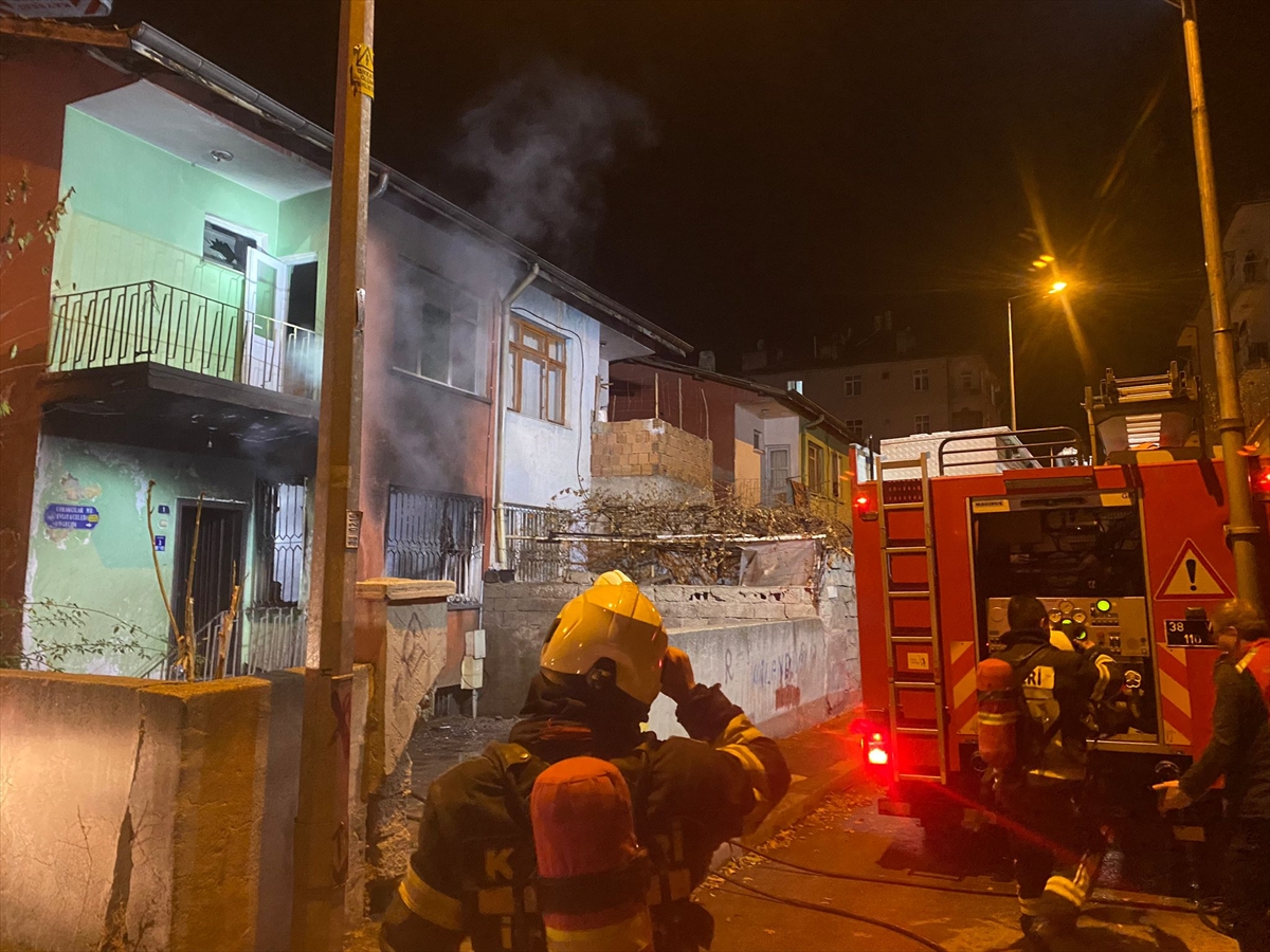 Kayseri'de müstakil evde çıkan yangın söndürüldü