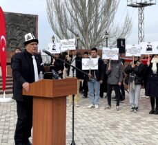 Kırgızistan-Türkiye Manas Üniversitesi öğrencileri, “ülke bağımsızlığı uğruna canından olanları” andı