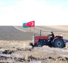 Kırklarelili çiftçi tarlasına pullukla “Karabağ Azerbaycan'dır, Karabağ Zaferi 4 Yaşında” yazdı