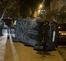 Kırklareli'nde park halindeki iki otomobile çarpan sürücü aracını bırakıp kaçtı