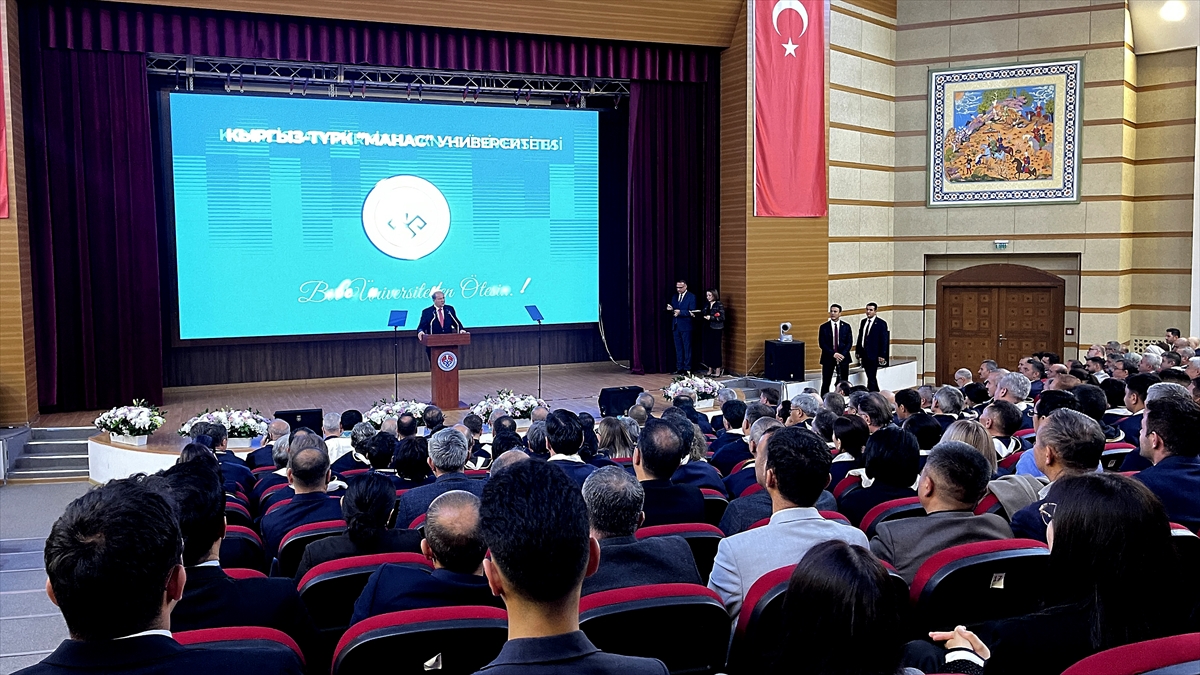 KKTC Cumhurbaşkanı Tatar, Kırgızistan-Türkiye Manas Üniversitesi'ni ziyaretinde konuştu: