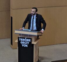 Küçükçekmece Belediye Meclisinde AK Parti'li üyeden “Teröre geçit yok” dövizi