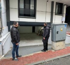 Küçükçekmece'de apartman sakinleri elektrik panosunun otopark girişinde kalmasından şikayetçi