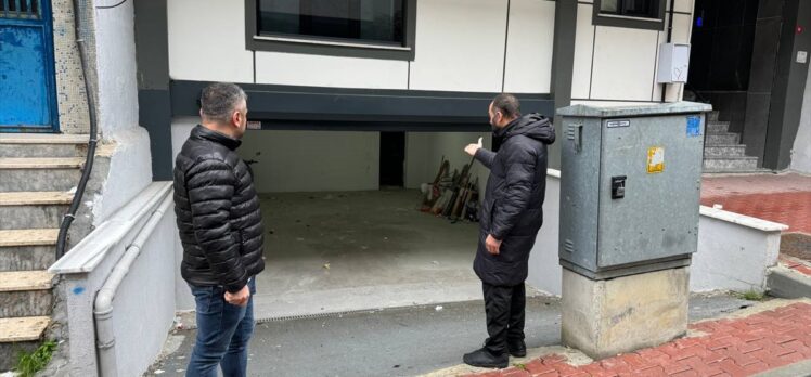 Küçükçekmece'de apartman sakinleri elektrik panosunun otopark girişinde kalmasından şikayetçi