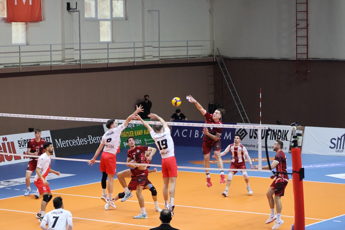 Voleybol: SMS Grup Efeler Ligi