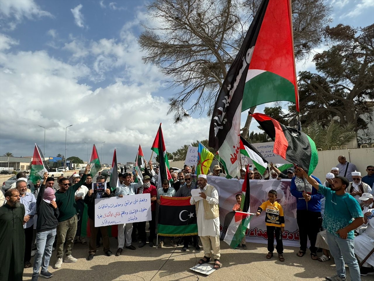 Libyalılar Gazze'de soykırım yapan İsrail'e Avrupa ülkelerinin verdiği desteği protesto etti