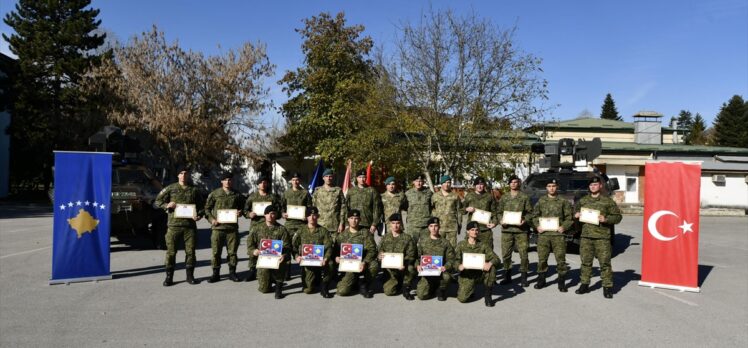 Mehmetçik'ten Kosovalı askerlere Türk zırhlısı “Cobra” eğitimi