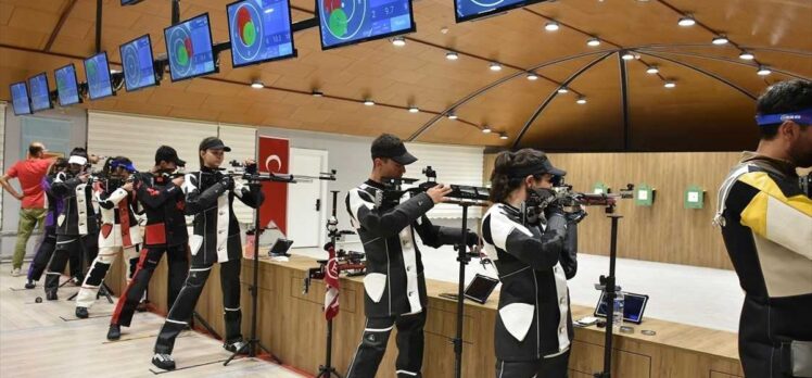 Milli sporcu Damla, Dünya Üniversitelerarası Atıcılık Şampiyonası'nda madalyaya odaklandı