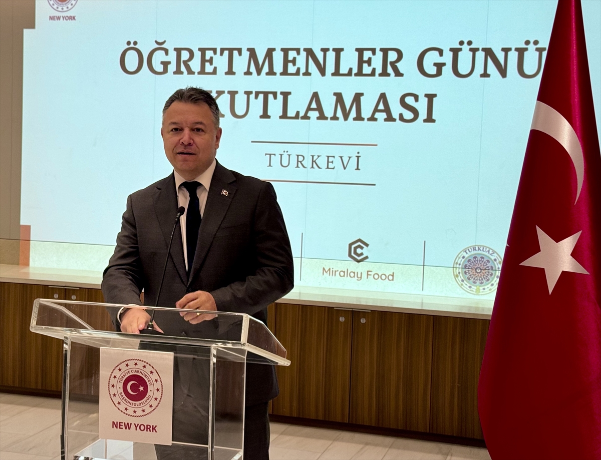 New York’ta Türk ve yabancı eğitimcilerin katılımıyla 24 Kasım Öğretmenler Günü kutlandı