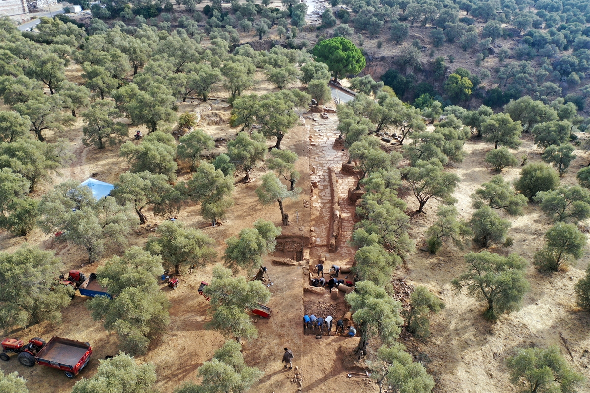 Nysa'daki “ibadet yolu” eskisi gibi Pluto Kore Tapınağı'na çıkacak