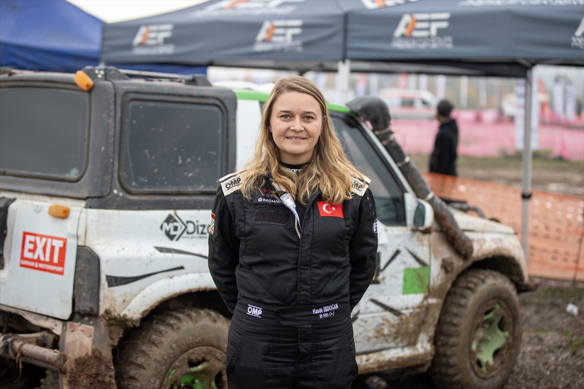 Off-road tutkunu kadın doktor pistlerde rüzgar estiriyor