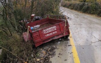 Sakarya'da devrilen traktördeki bir kişi öldü, 3 kişi yaralandı