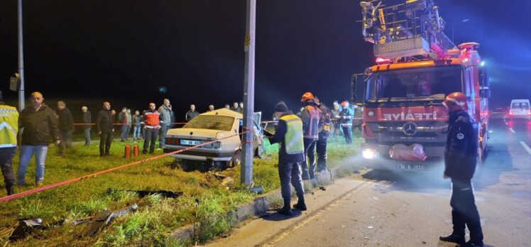 Sakarya'da iki otomobilin çarpıştığı kazada karı koca hayatını kaybetti