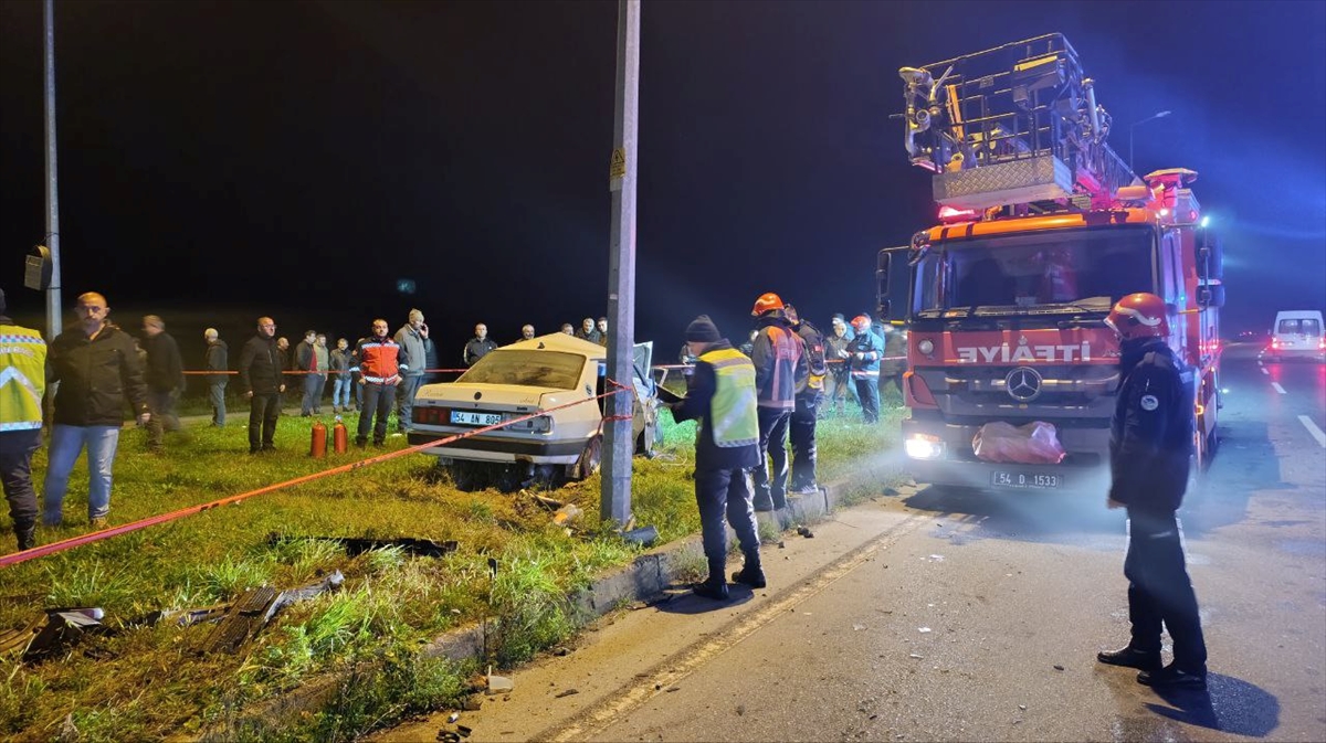 Sakarya'da iki otomobilin çarpıştığı kazada karı koca hayatını kaybetti