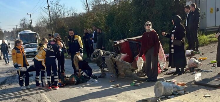 Sakarya'da kamyonetle çarpışan elektrikli motosikletin sürücüsü öldü, oğlu yaralandı