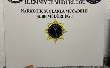 Samsun'da aracında yarım kilogram uyuşturucu bulunan zanlı gözaltına alındı