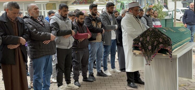 Sancaktepe'de İETT otobüsünün çarpması sonucu ölen çocuğun cenazesi defnedildi