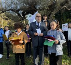 Sarıyer'de 1000 yıllık zeytin ağacında çocuk hakları şiirleri seslendirildi