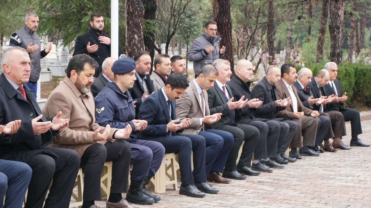 Şehit öğretmen Şenay Aybüke Yalçın Öğretmenler Günü'nde kabri başında anıldı