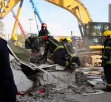 Sırbistan'da tren istasyonundaki beton sundurmanın çökmesi sonucu 8 kişi öldü